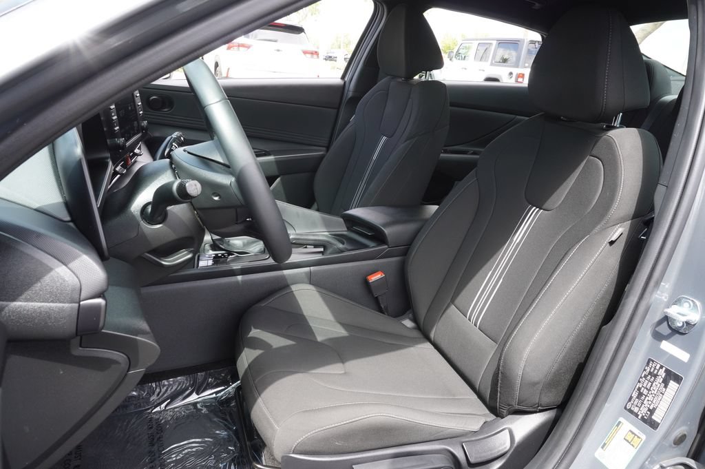 Used 2026 Hyundai Elantra Sport FWD image 13