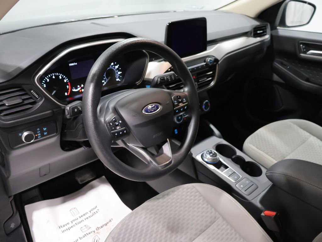 Used 2020 Ford Escape SE image 15