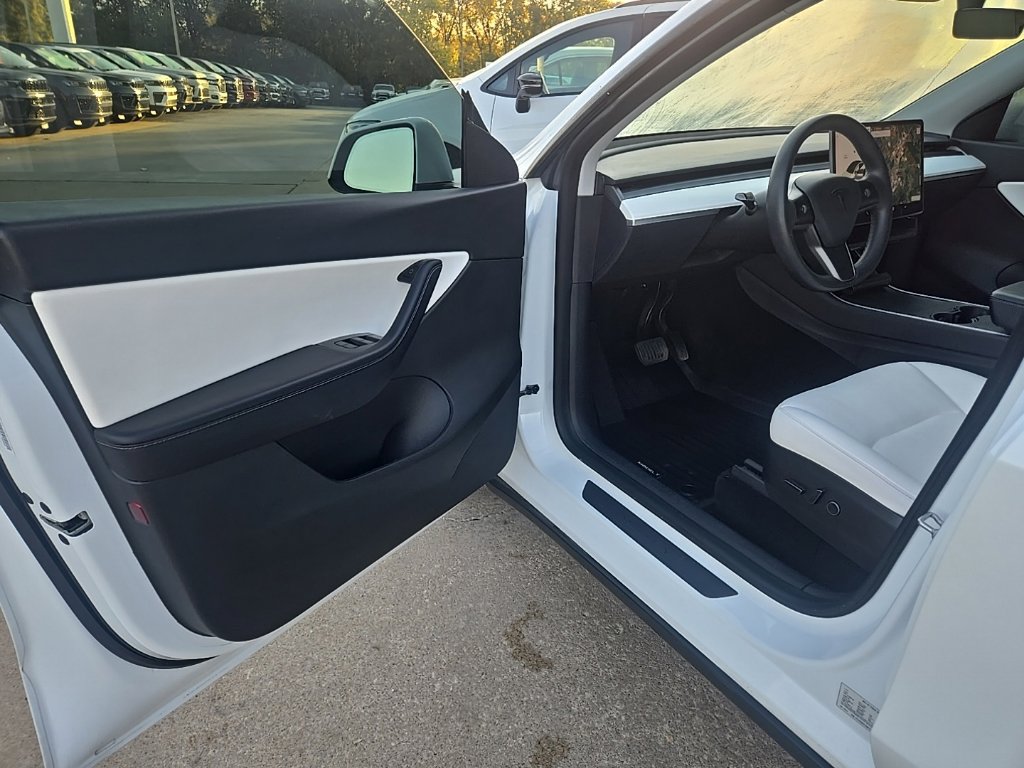 Used 2021 Tesla Model Y Long Range AWD/4WD image 8