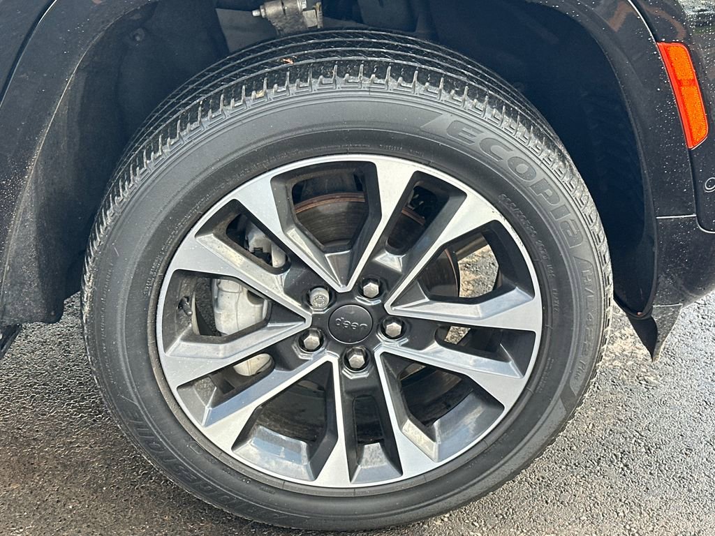 Used 2023 Jeep Grand Cherokee Overland image 12