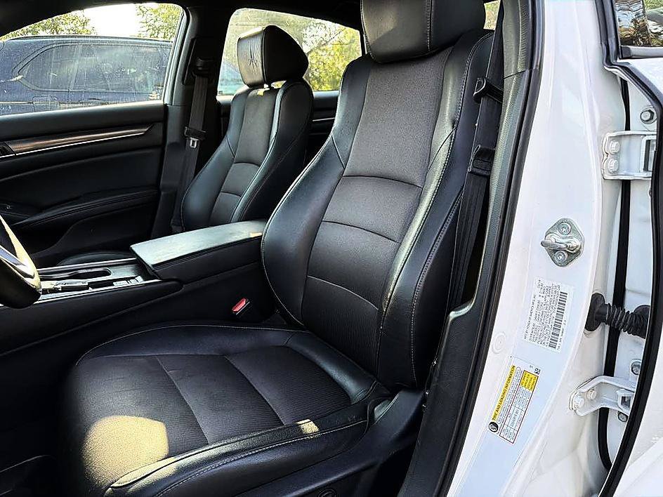 Used 2018 Honda Accord Sport image 13