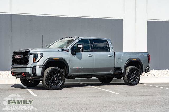 Used 2024 GMC Sierra 2500 AT4 w/ AT4 Preferred Package AWD/4WD image 2