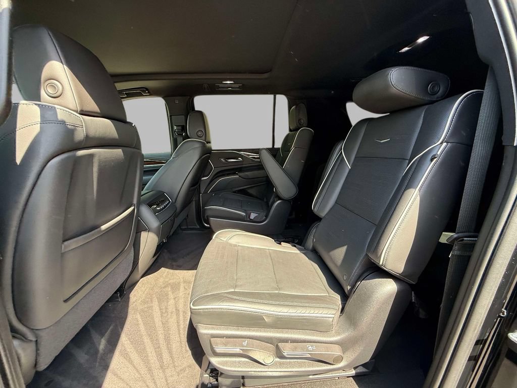 Used 2023 Cadillac Escalade ESV Premium Luxury AWD/4WD image 20