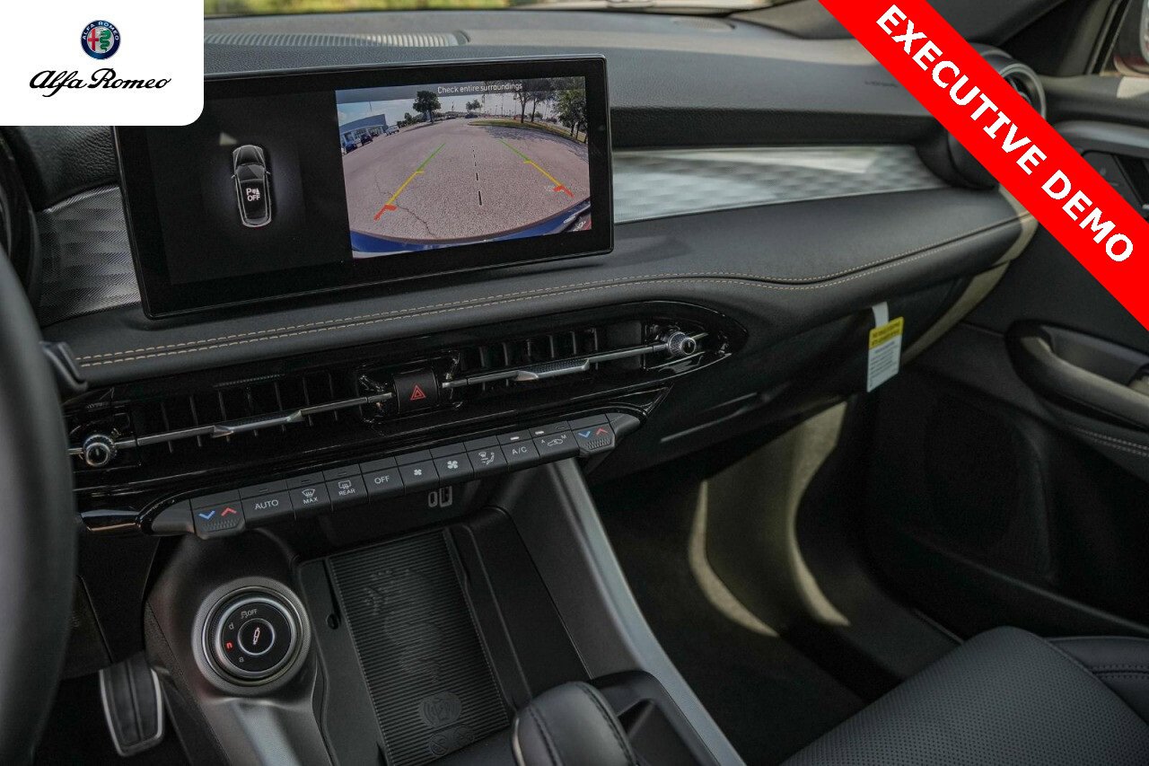 New 2025 Alfa Romeo Tonale w/ Premium Package image 16