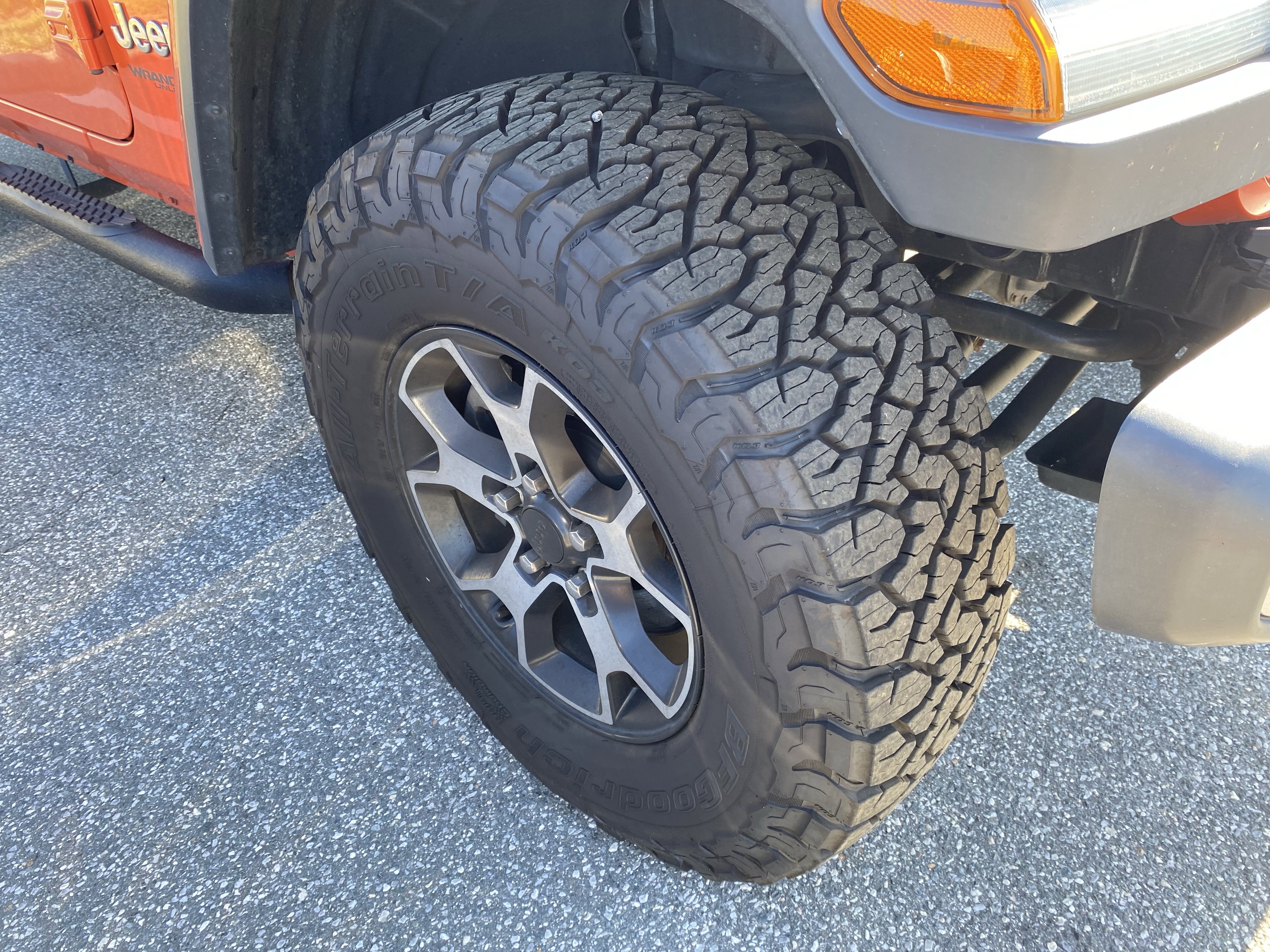 Used 2020 Jeep Wrangler Unlimited Sahara AWD/4WD image 17