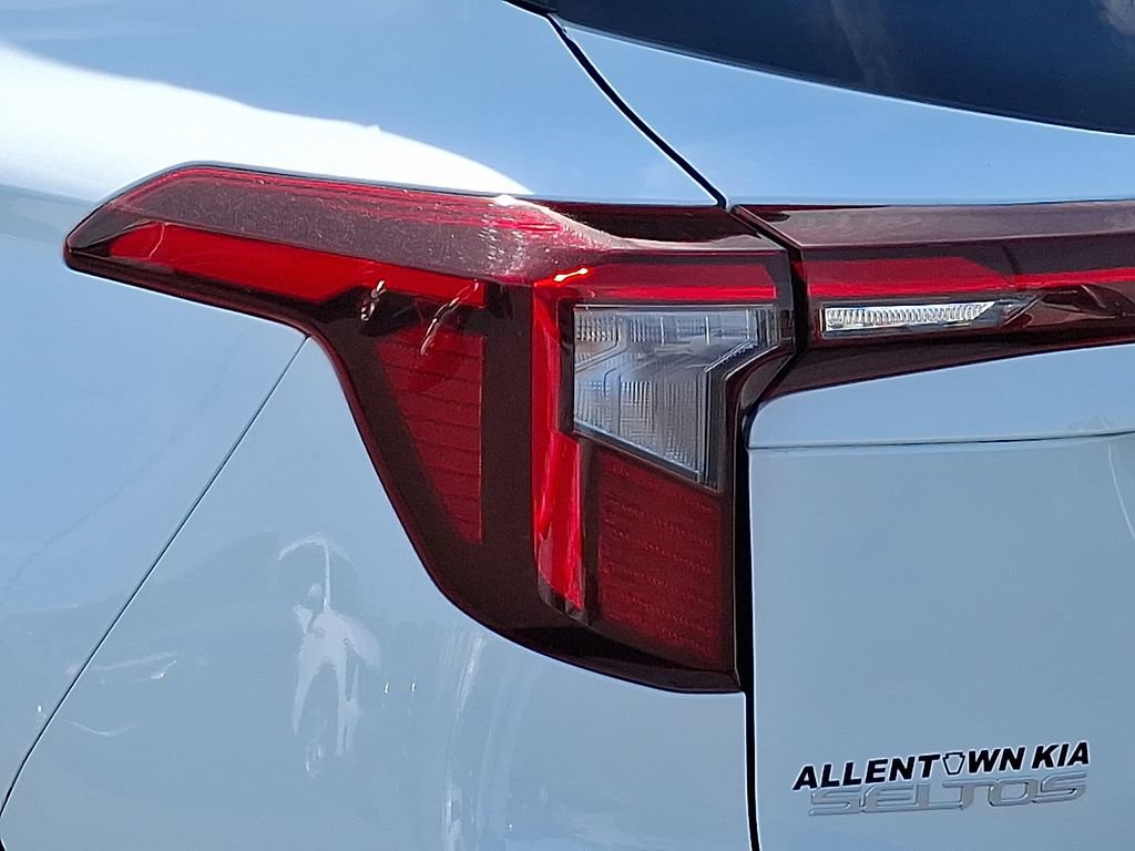 Certified 2024 Kia Seltos LX AWD/4WD image 11