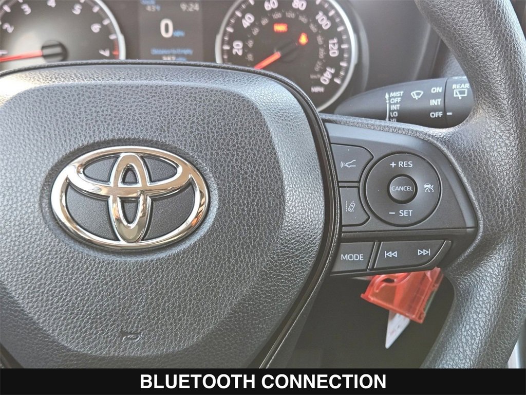 Used 2022 Toyota RAV4 LE image 24