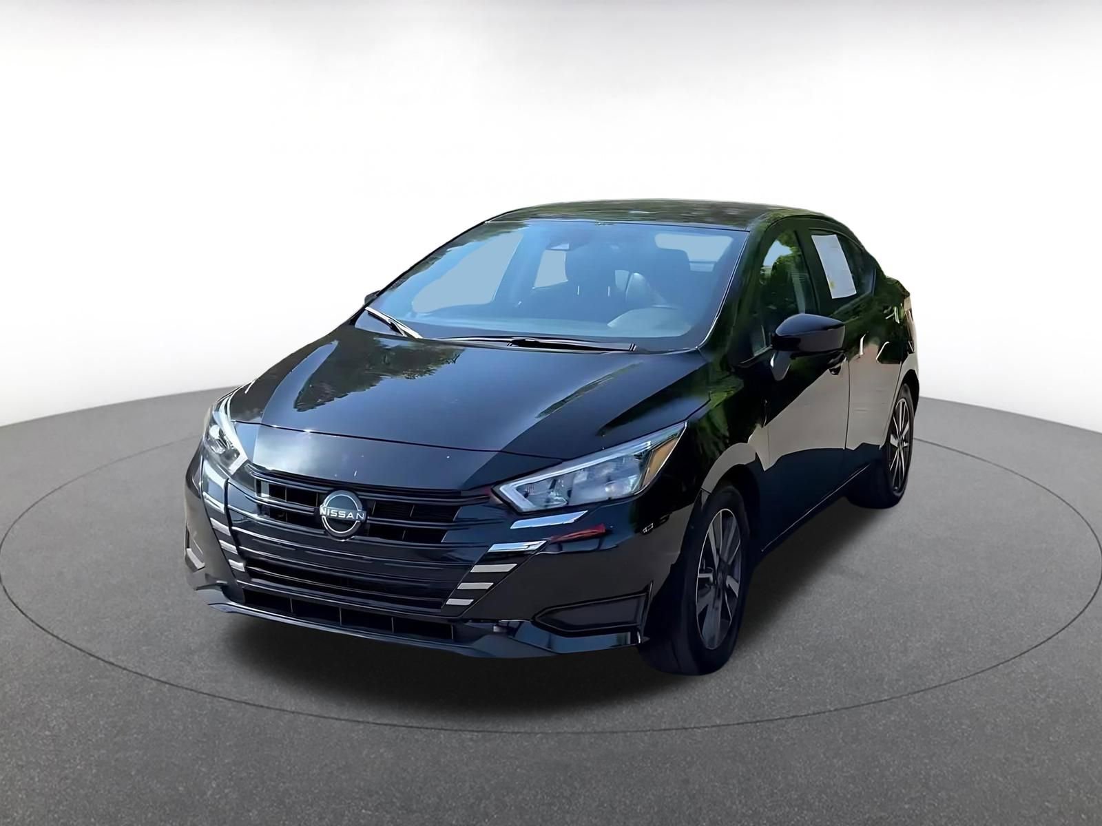 Used 2025 Nissan Versa SV FWD image 7
