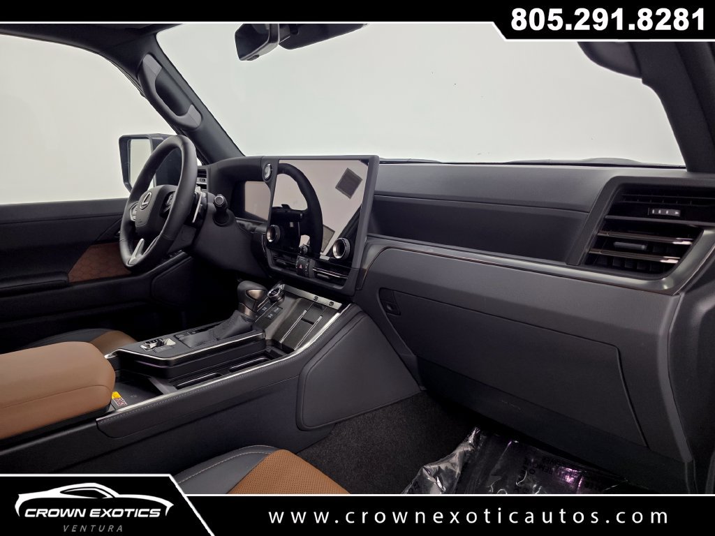 Used 2026 Lexus GX 550 w/ Cold Area Package AWD/4WD image 11