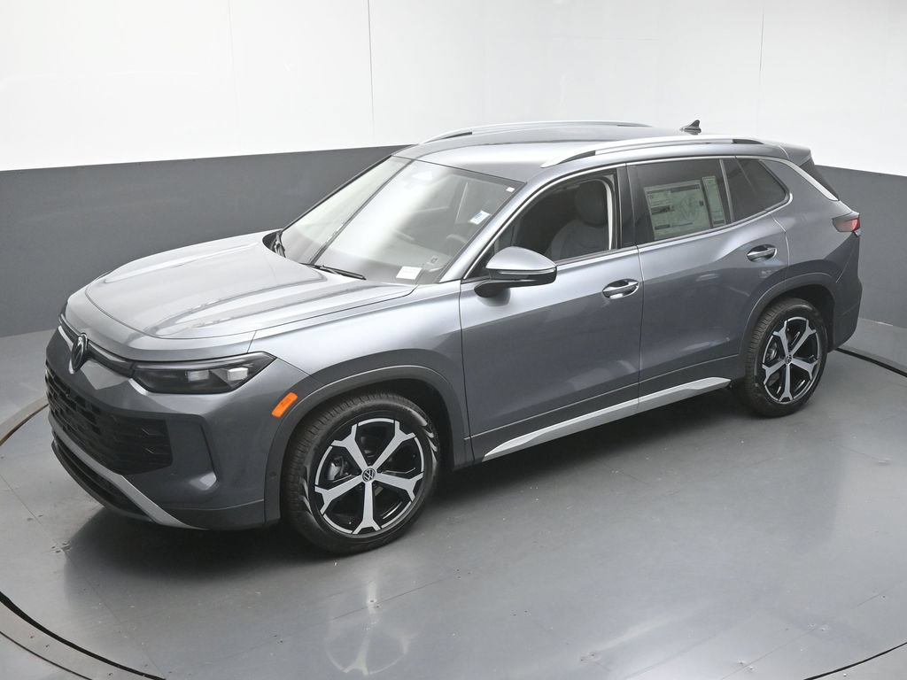 New 2026 Volkswagen Tiguan SE FWD image 41