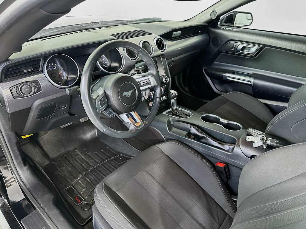 Used 2018 Ford Mustang Coupe w/ Equipment Group 101A RWD image 29