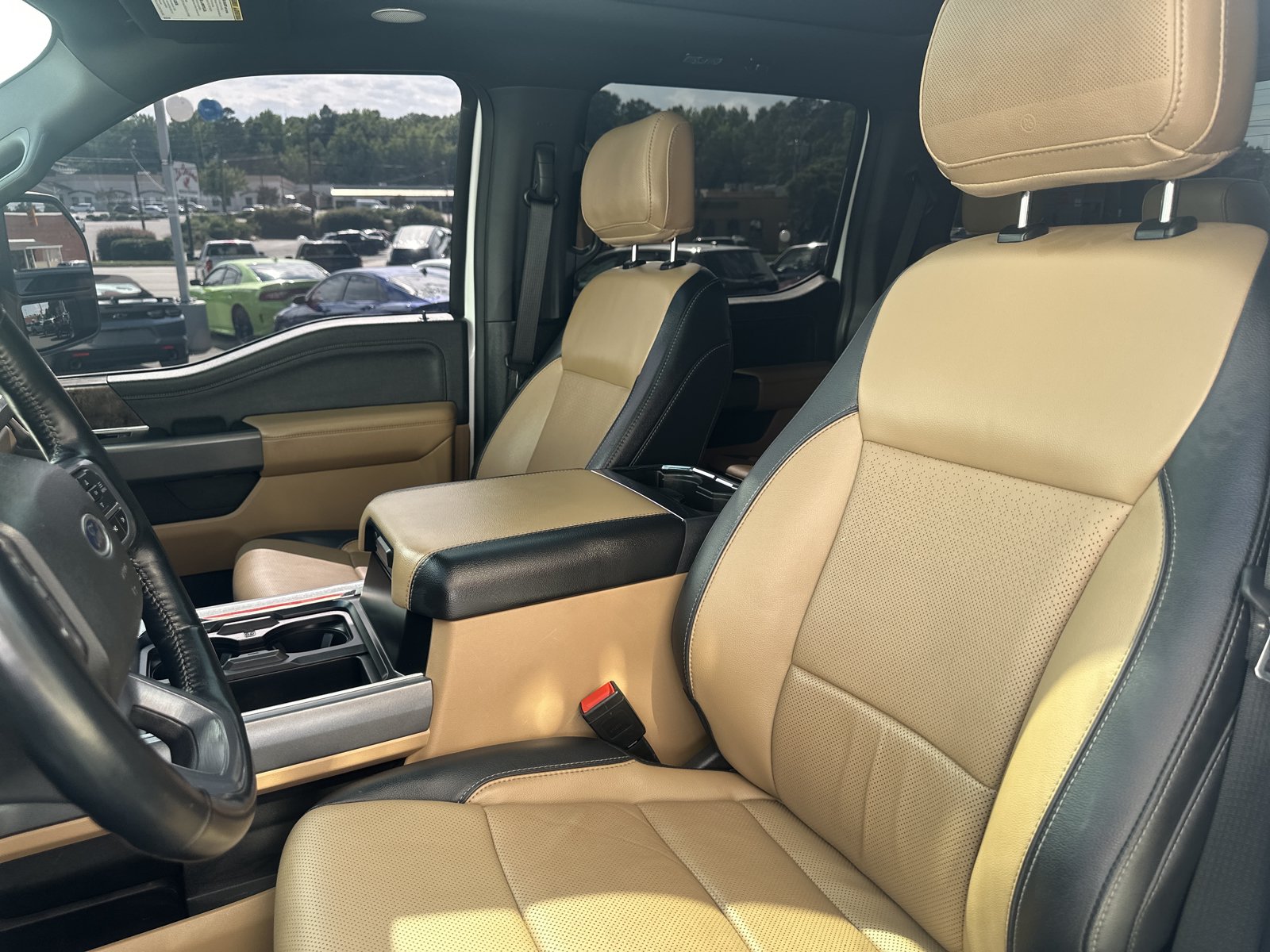 Used 2023 Ford F350 Lariat w/ Lariat Ultimate Package AWD/4WD image 28