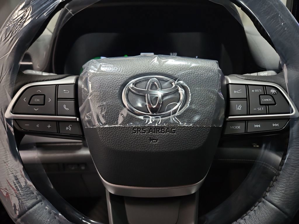 New 2026 Toyota Sienna XLE image 16