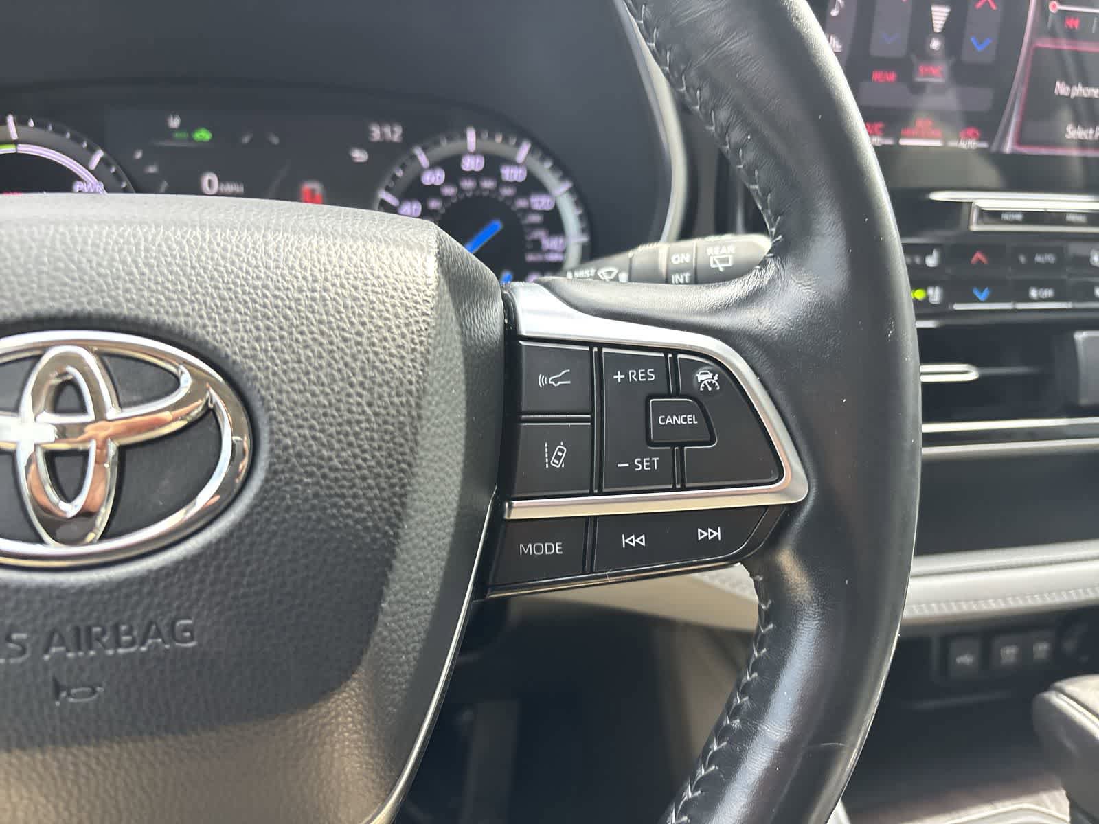 Used 2021 Toyota Highlander Limited AWD/4WD image 13