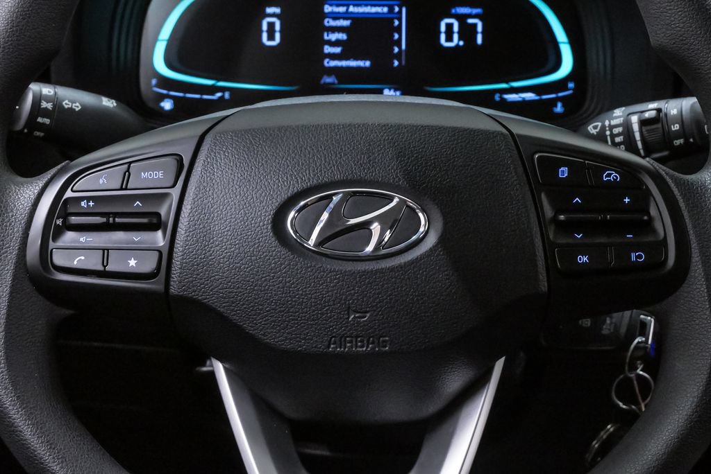 Certified 2024 Hyundai Venue SE FWD image 20