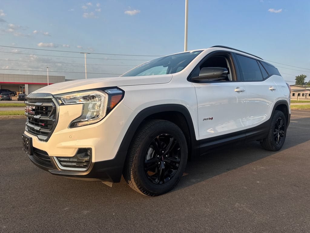 Used 2024 GMC Terrain AT4 w/ Infotainment Package II AWD/4WD image 2