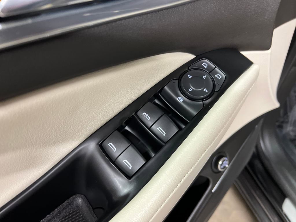 Certified 2024 Buick Enclave Essence w/ Trailering Package, 5000 lbs. AWD/4WD image 17