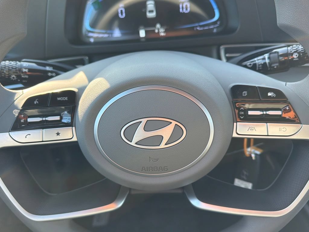 Used 2026 Hyundai Elantra SE FWD image 18