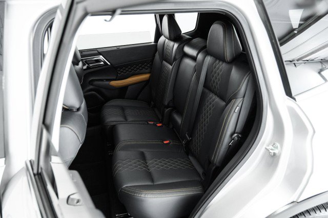 Used 2022 Mitsubishi Outlander SEL image 42