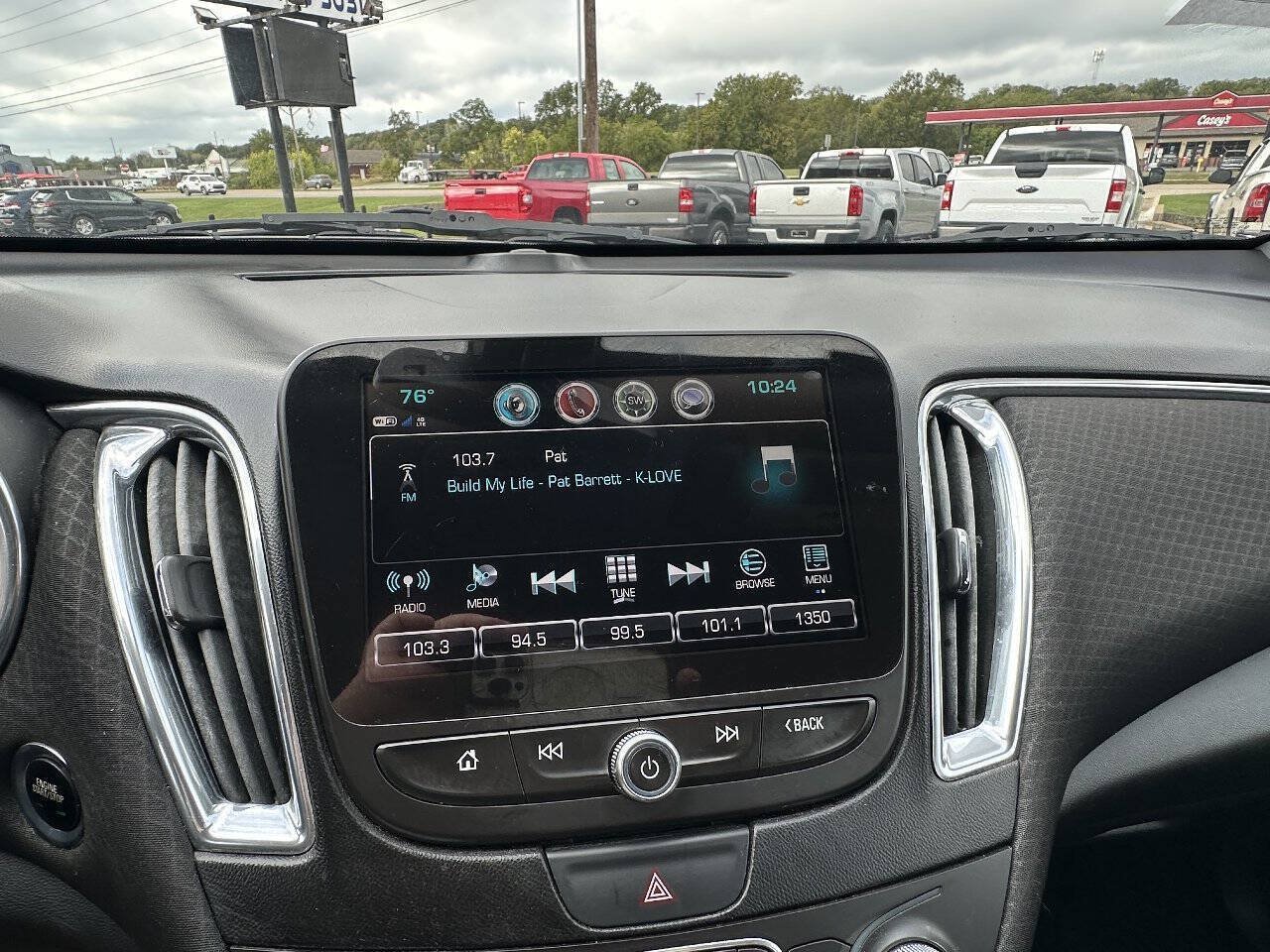 Used 2018 Chevrolet Malibu LT FWD image 13