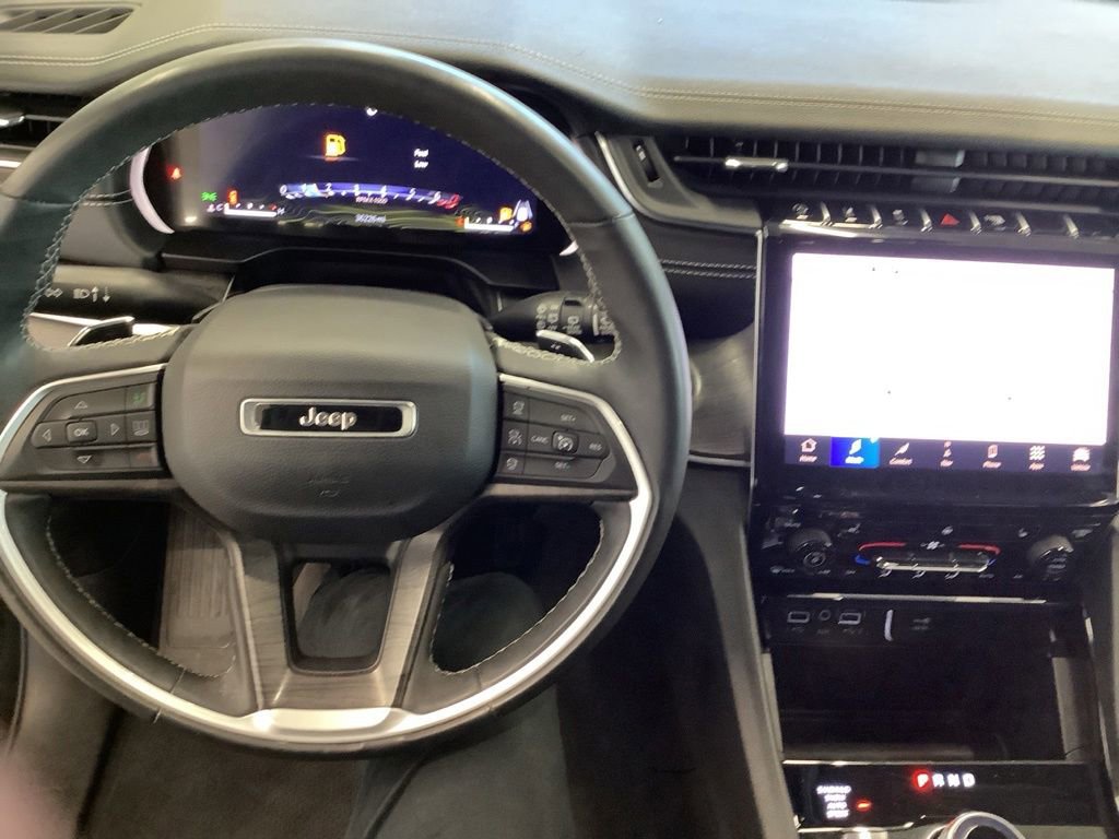 Used 2023 Jeep Grand Cherokee L Limited AWD/4WD image 16