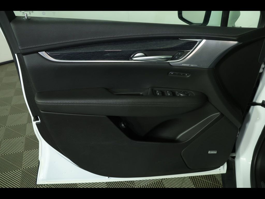 Used 2023 Cadillac XT5 Premium Luxury w/ LPO, Floor Liner Package AWD/4WD image 27