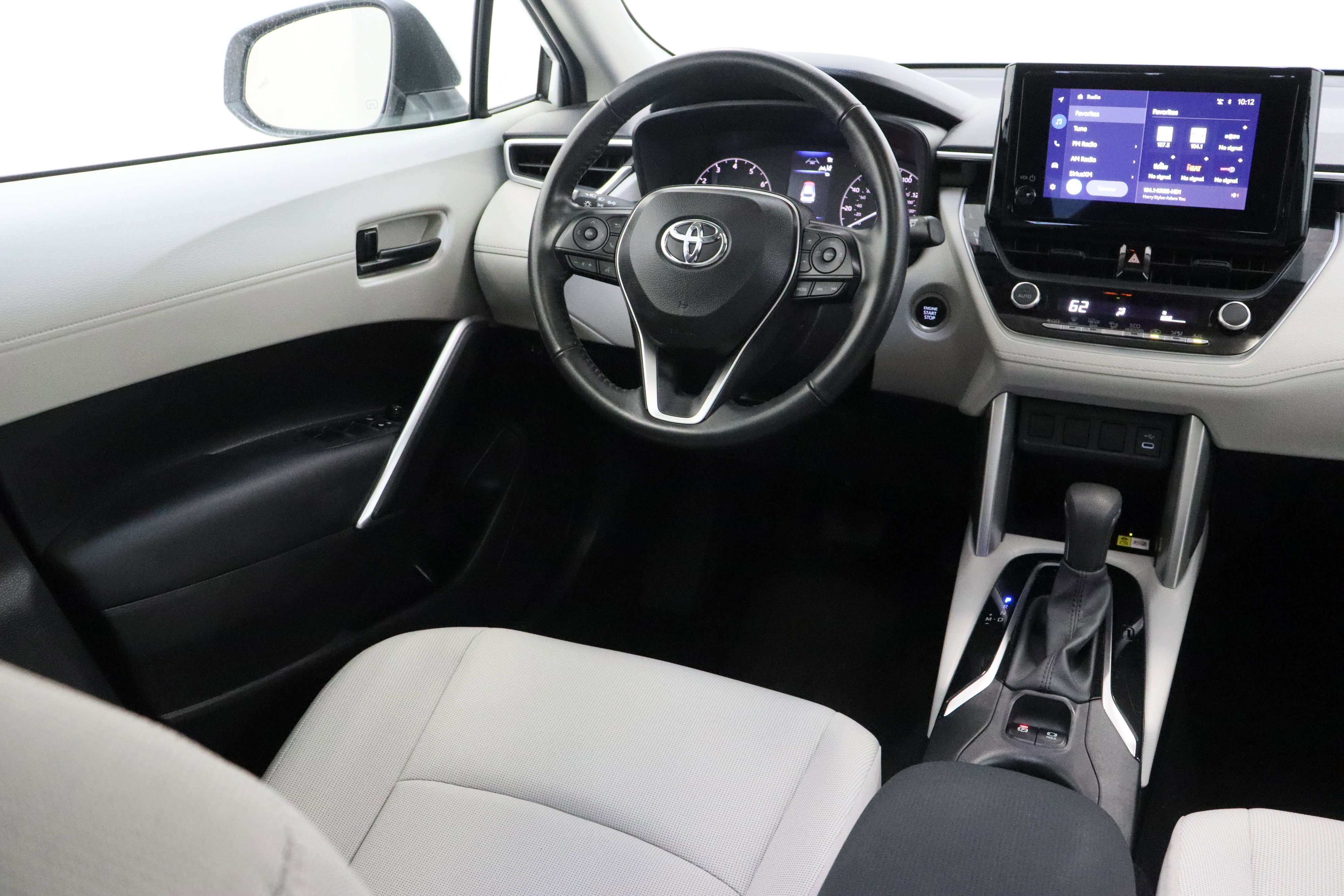 Certified 2023 Toyota Corolla Cross LE w/ Moonroof Package image 31