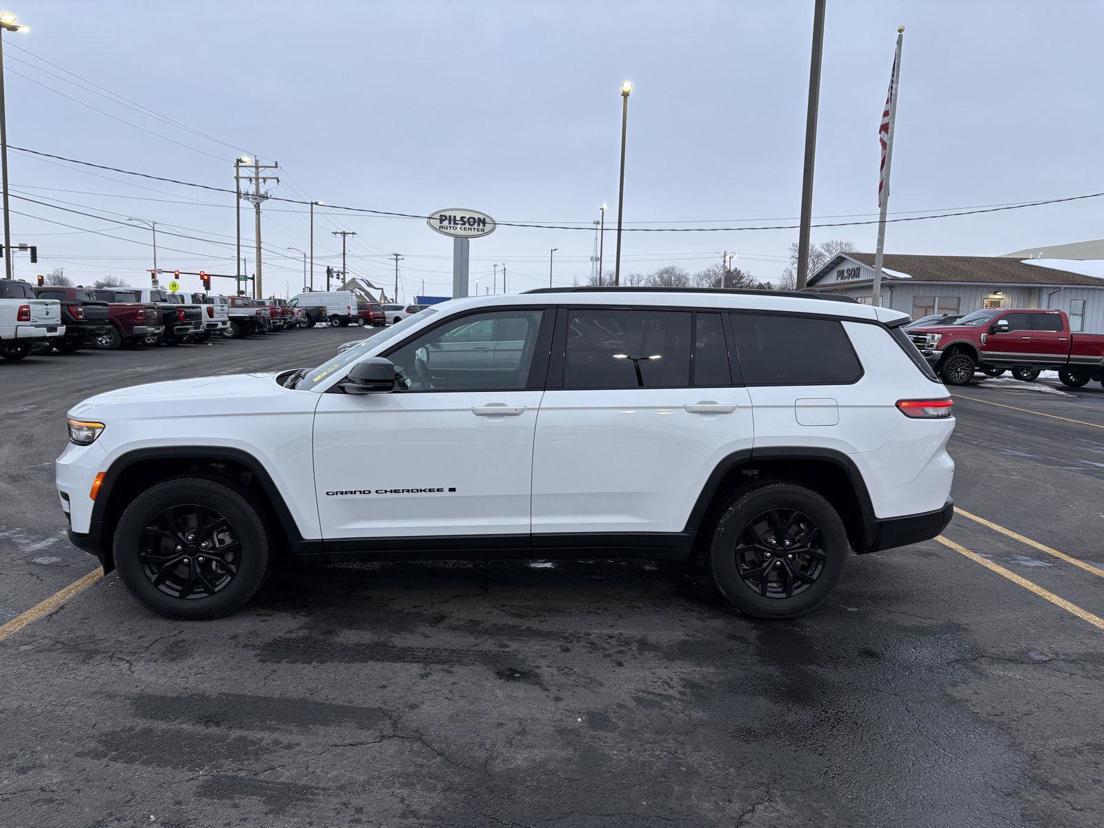 Used 2024 Jeep Grand Cherokee L Laredo image 23