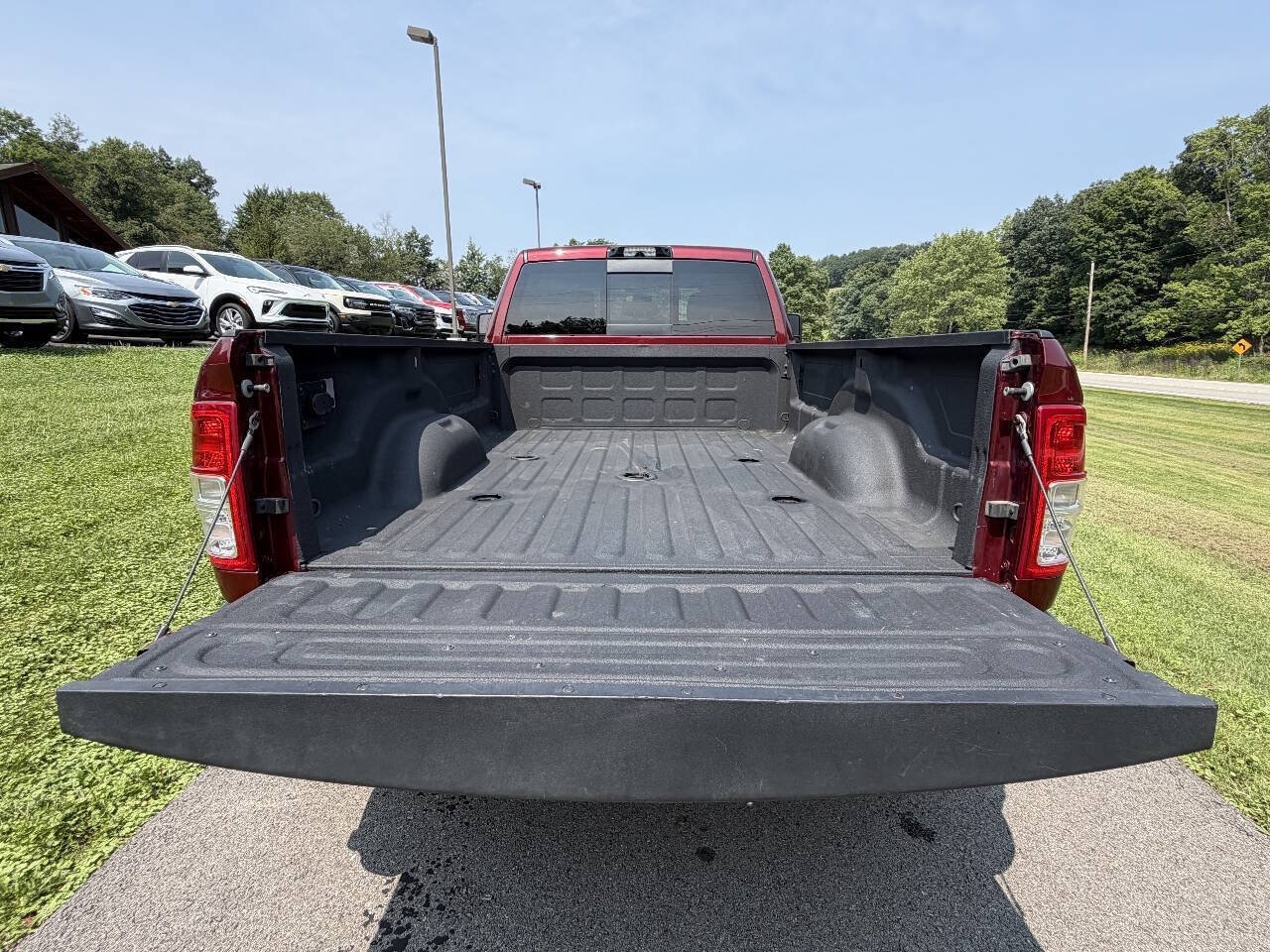 Used 2024 RAM 3500 Tradesman w/ Chrome Appearance Group AWD/4WD image 15