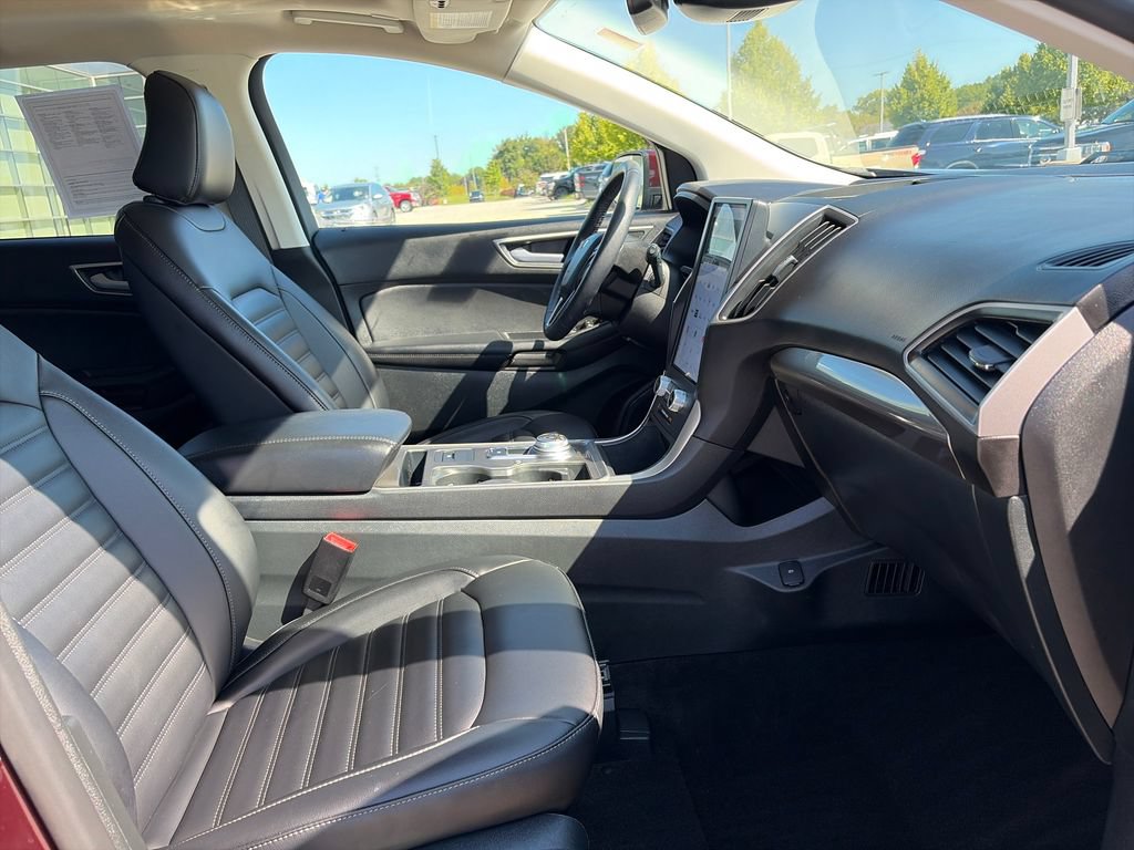Used 2024 Ford Edge SEL w/ Convenience Package AWD/4WD image 11