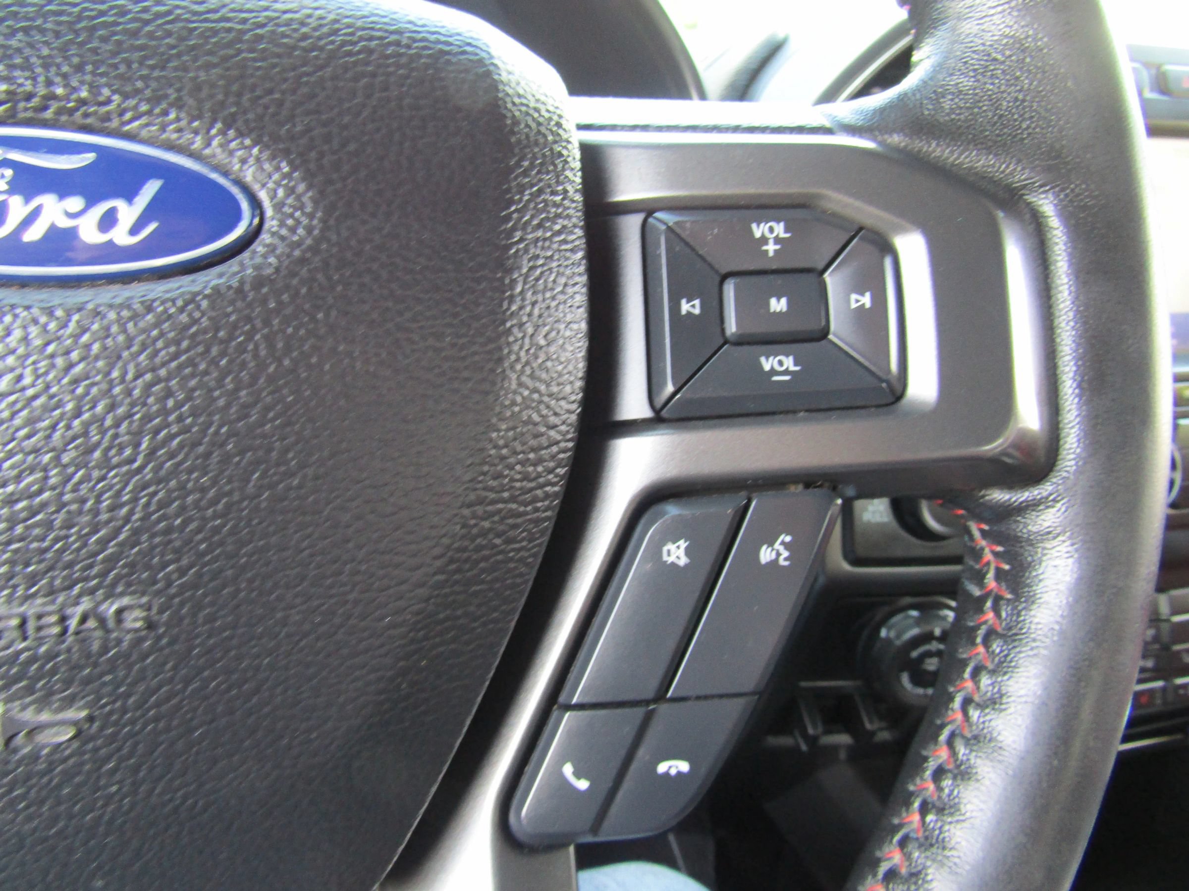 Used 2019 Ford F150 Lariat w/ Equipment Group 502A Luxury AWD/4WD image 39