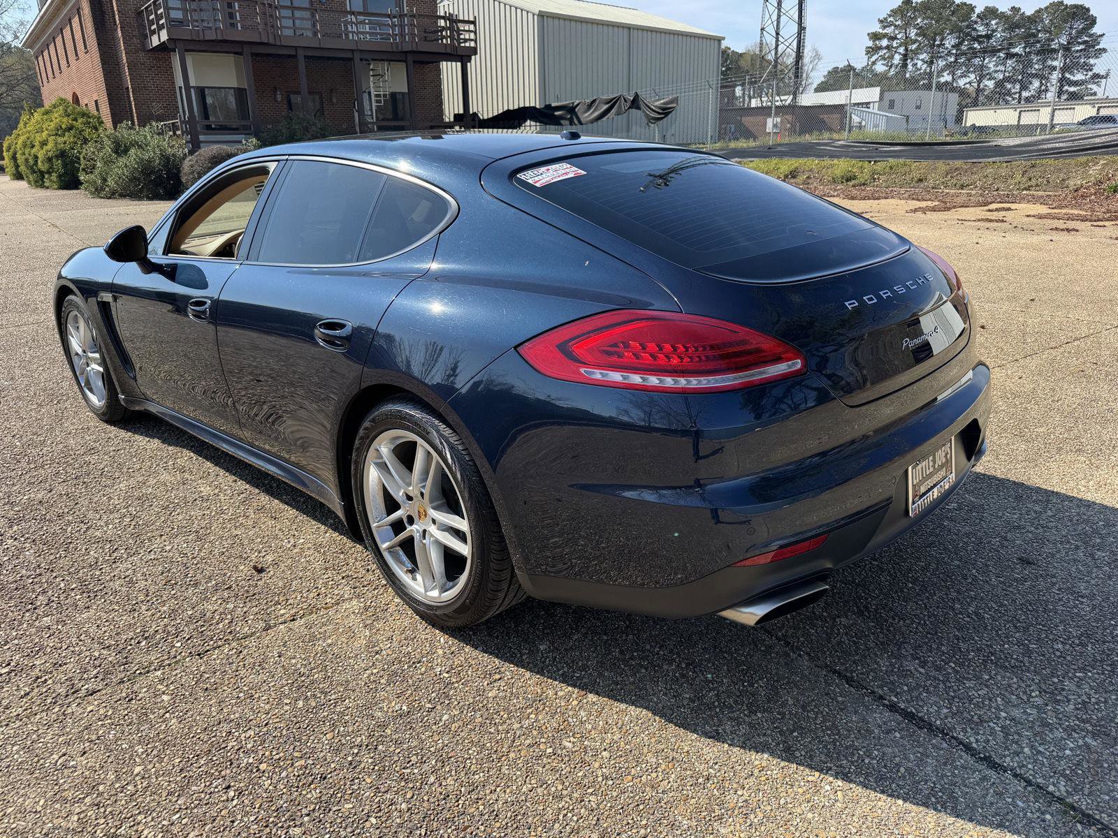 Used 2015 Porsche Panamera 4 image 5