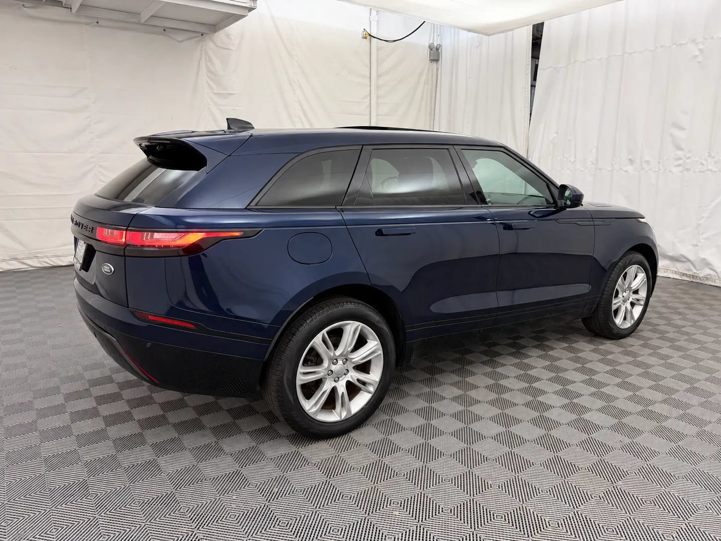 Used 2023 Land Rover Range Rover Velar R-Dynamic S AWD/4WD image 5