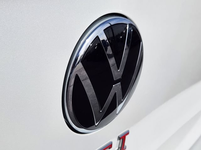 New 2026 Volkswagen Golf SE FWD image 10