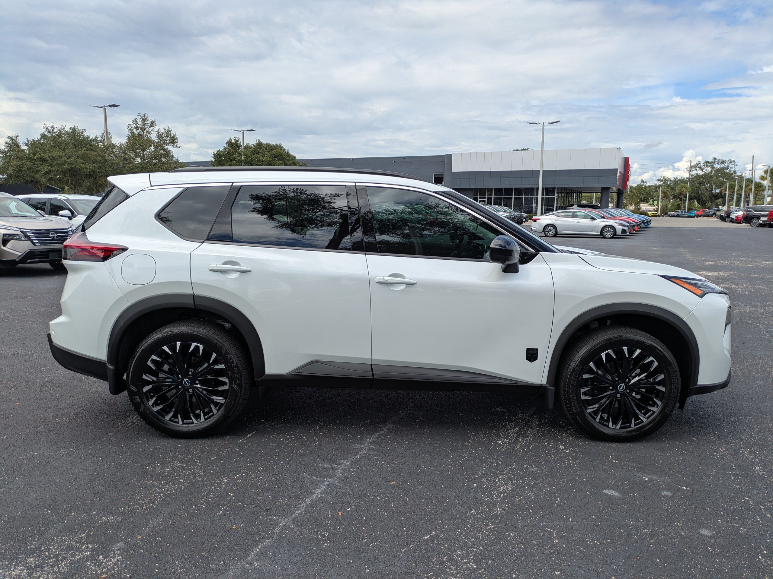 New 2026 Nissan Rogue Dark Armor FWD image 3