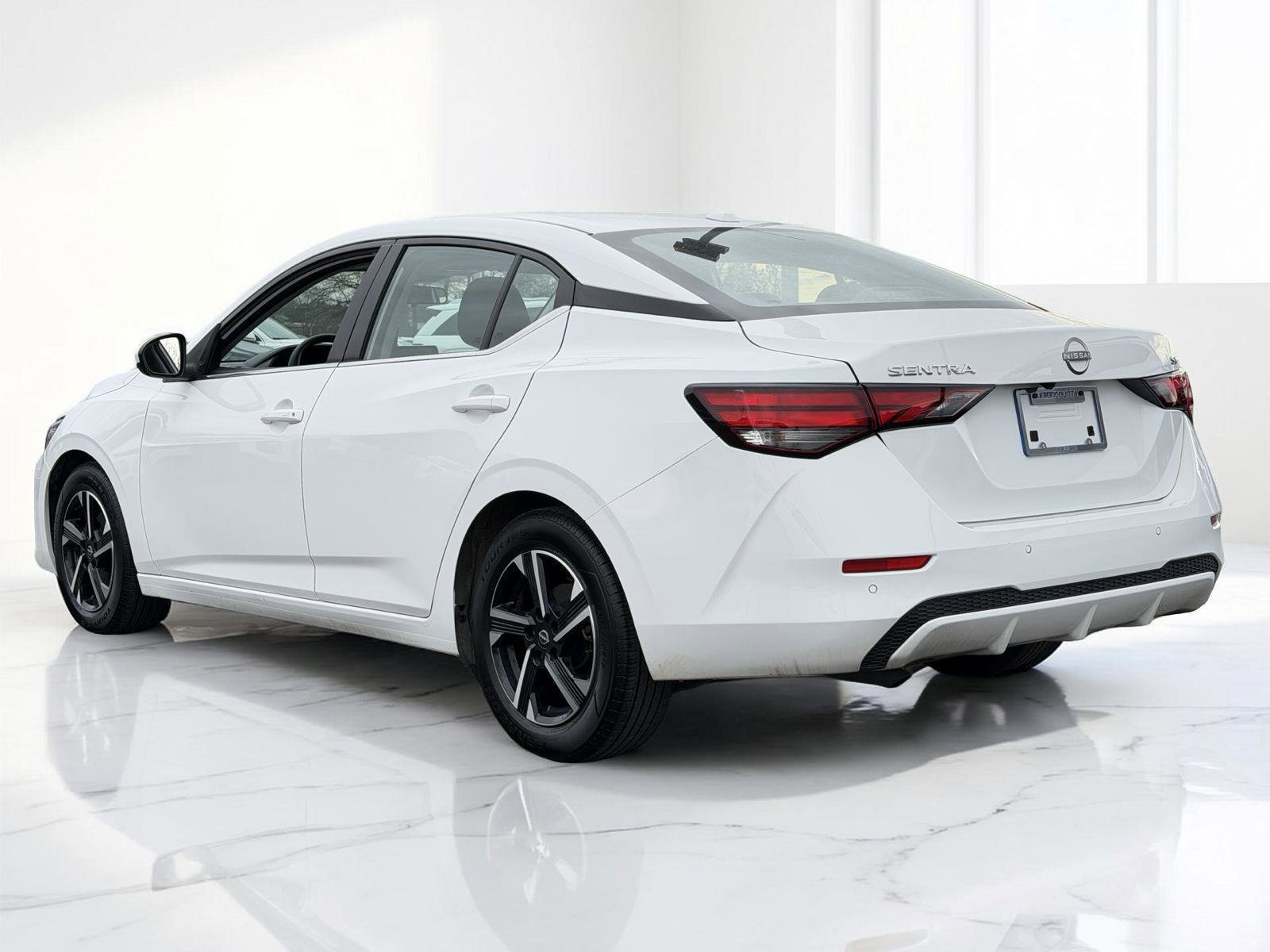 Used 2024 Nissan Sentra SV image 4