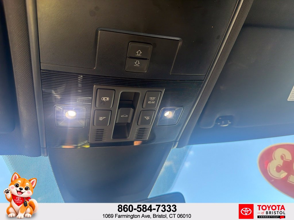 Used 2023 Volkswagen Tiguan SE R-Line AWD/4WD image 25