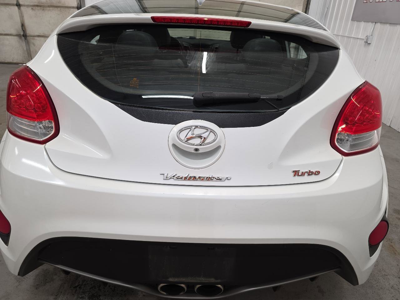 Used 2016 Hyundai Veloster Turbo FWD image 11