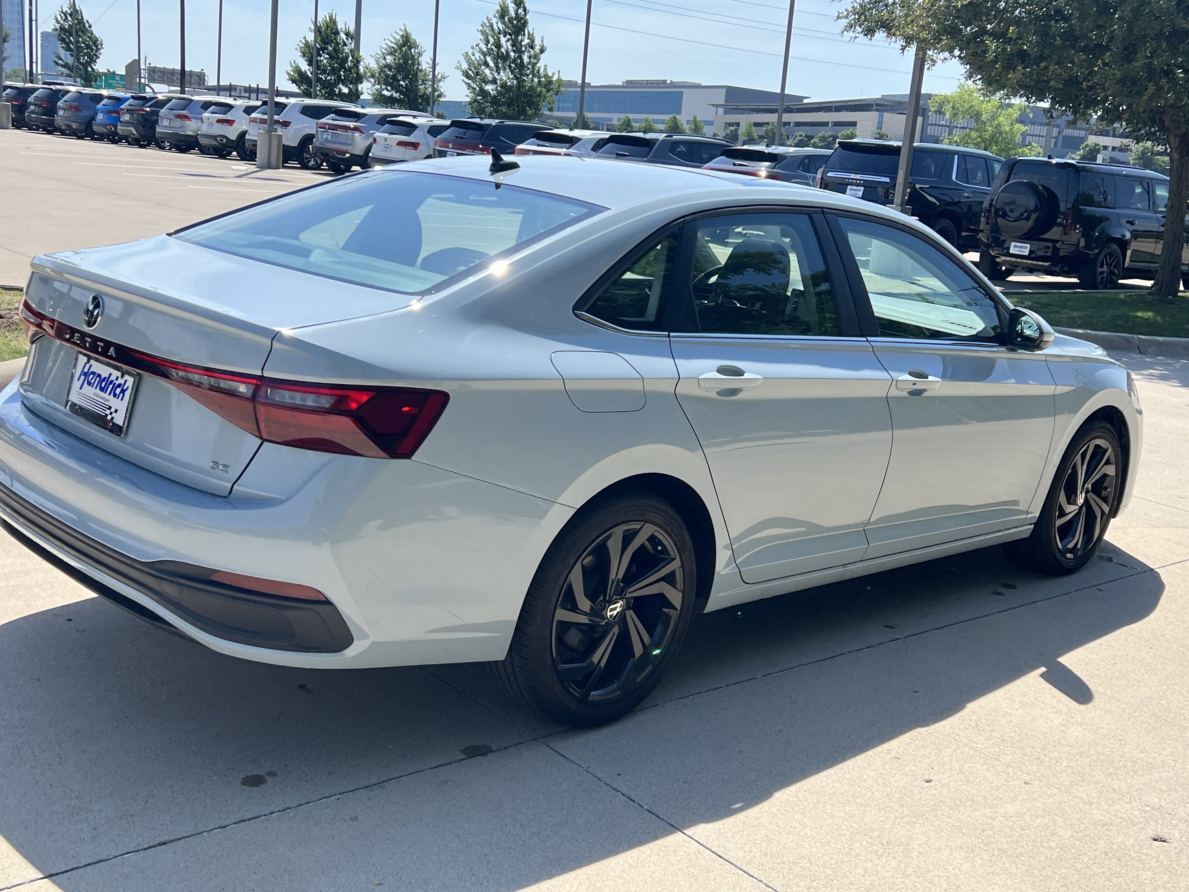 Used 2025 Volkswagen Jetta SE w/ Sunroof Package FWD image 10
