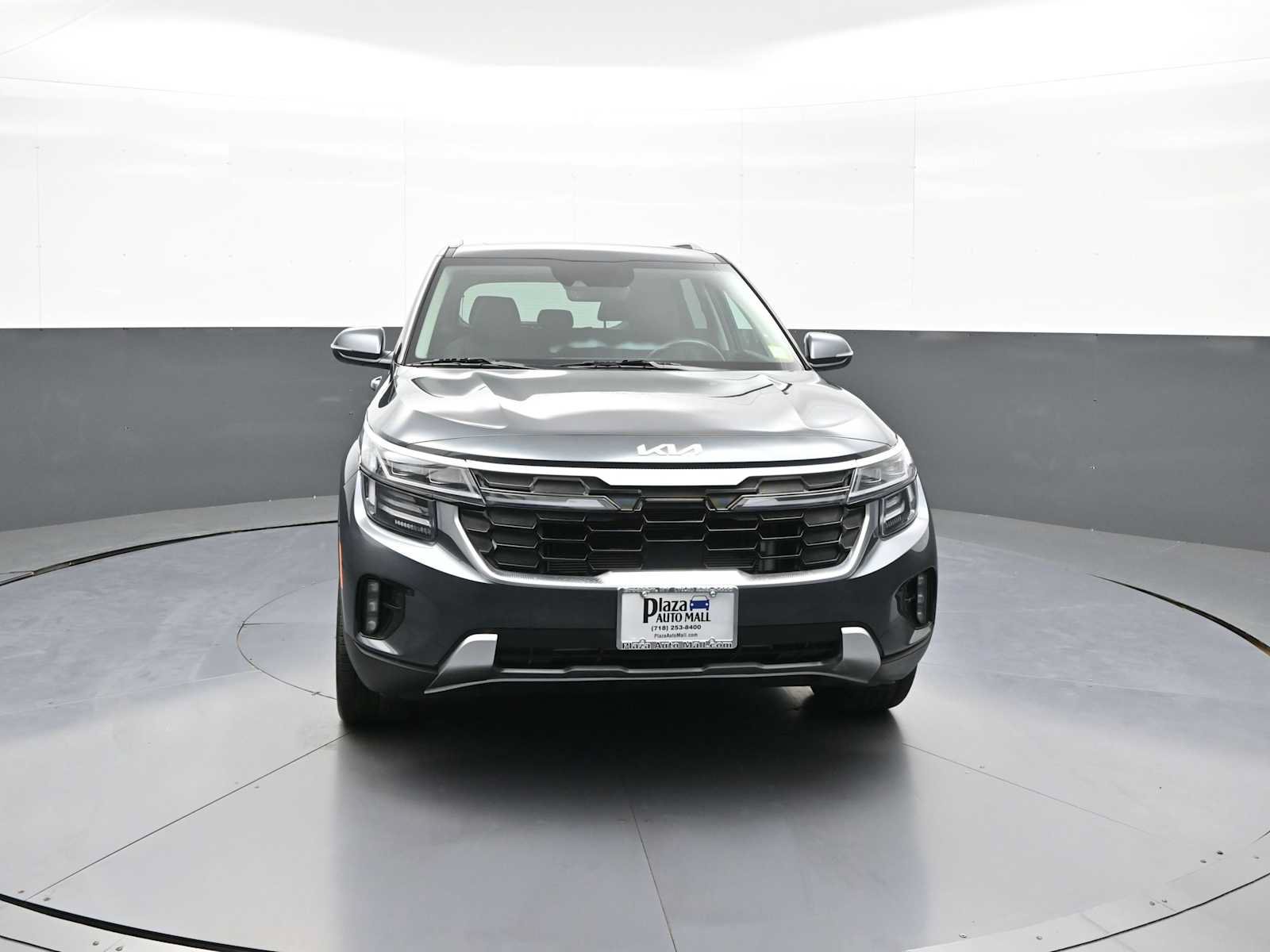 Used 2025 Kia Seltos SX w/ SX Sunroof Package AWD/4WD image 2