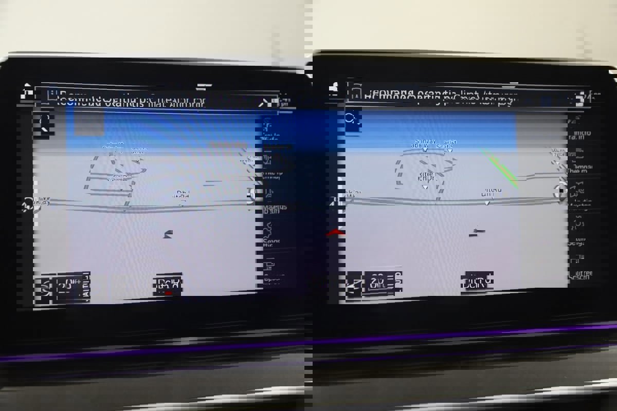 Used 2023 BMW 540i xDrive w/ M Sport Package image 9