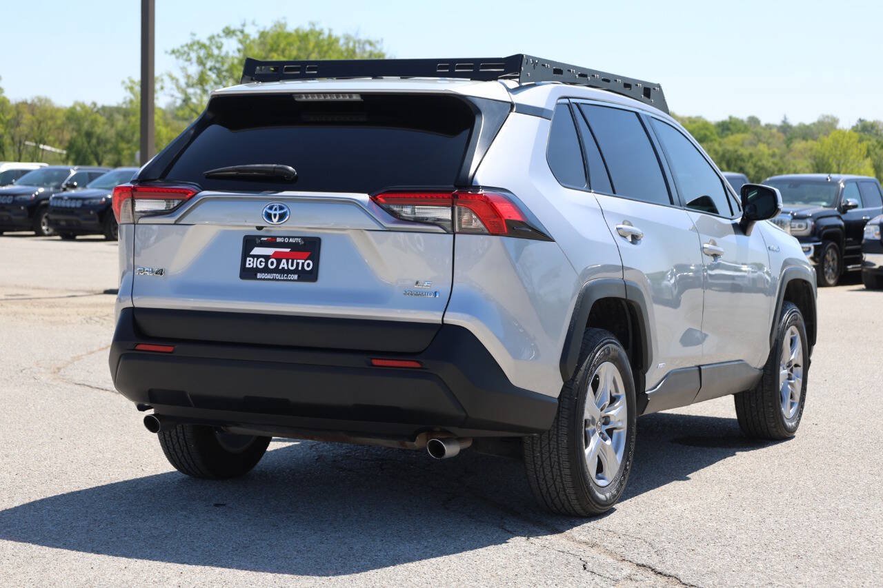 Used 2021 Toyota RAV4 LE AWD/4WD image 9