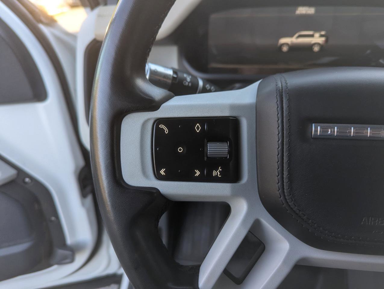 Used 2020 Land Rover Defender 110 HSE AWD/4WD image 15