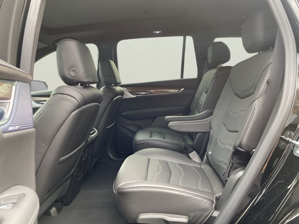 Used 2025 Cadillac XT6 Sport w/ Platinum Package image 17