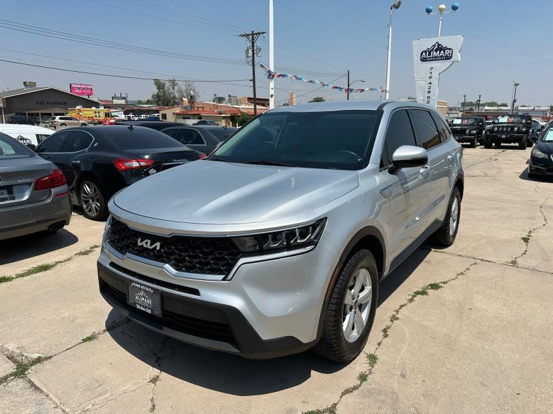 Used 2022 Kia Sorento LX AWD/4WD image 3