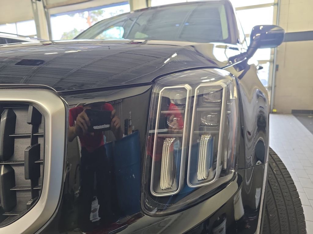 Used 2024 Kia Telluride EX w/ EX Captain's Chair Package image 33