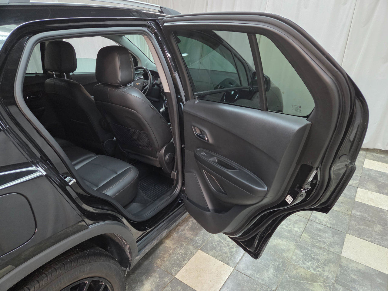 Used 2021 Chevrolet Trax LT w/ Premium Seat Package image 22