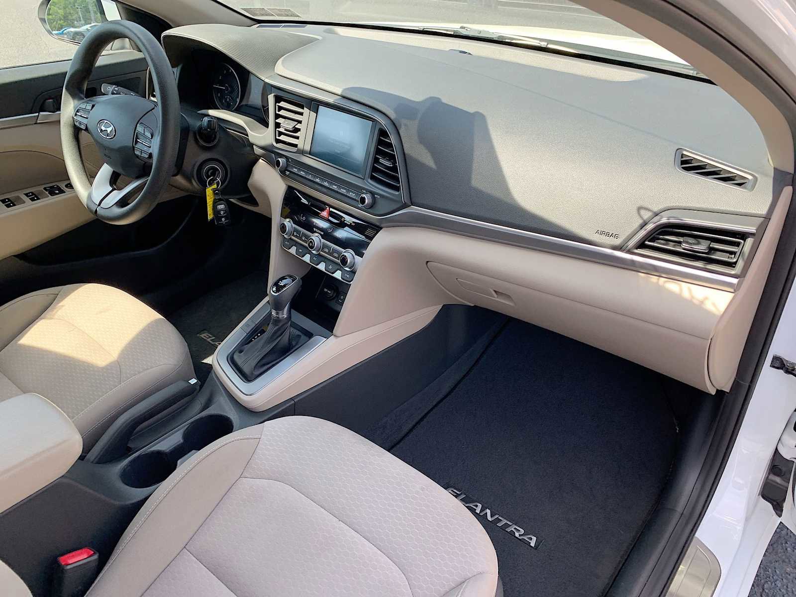 Used 2020 Hyundai Elantra SEL FWD image 25