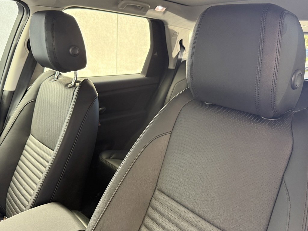 New 2025 Land Rover Discovery Sport S image 15