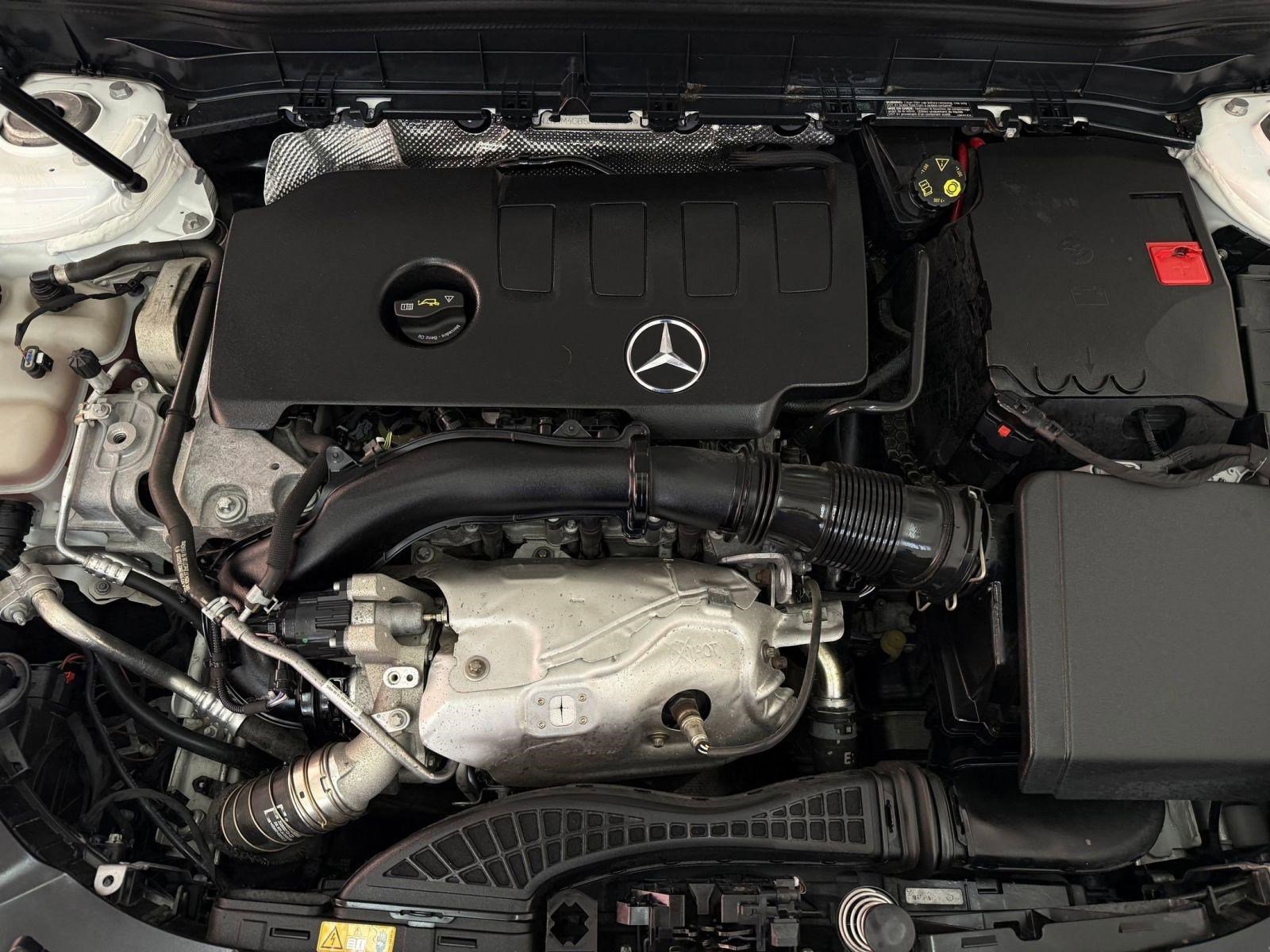 Used 2023 Mercedes-Benz GLB 250 image 32
